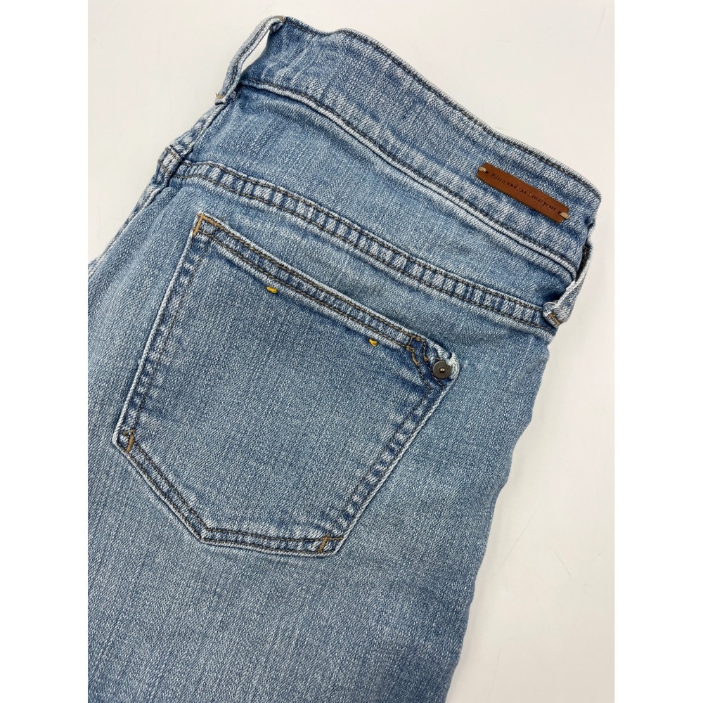 Pilcro by Anthropologie Slim Boyfriend Light Wash Denim Shorts Size 28